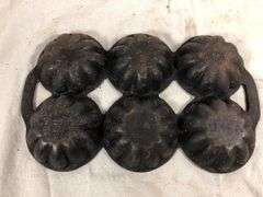 Rare #13 Griswold Turks Head circa 1925 6 cup muffin pan. 9.5 x 6” MM5
