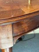 Queen Anne style oval side table…..scratching/scuffing…..27-1/2 x 19-1/2 x 26 tall