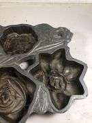 Vintage John Wright 7 flowers pan. Made in USA. 14 x 8.5”.