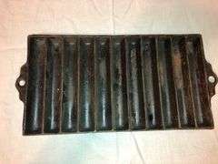 Vtg Griswold corn stick pan. Erie PA 14” x 7”.