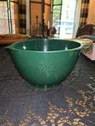 Set of (3) Williams-Sonoma melamine mixing bowls with non-skid bottoms…..2qts, 3qts and 4qts