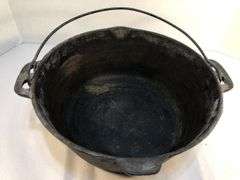 BSR single spout Dutch oven # 8 H. 10” Diameter. 4” D. No spin, no wobble.