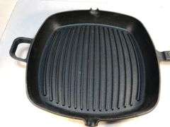 New in box Green Pan 12” square non-stick enameled cast iron grill pan. 2 spout.