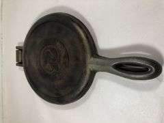 Rome Cookware waffle iron. 7” diameter.