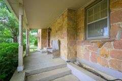 4BR/2BA Collierville home on a prime .91-acre lot