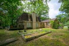 4BR/2BA Collierville home on a prime .91-acre lot