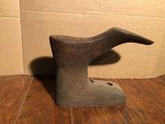 Antique cast iron cobbler's shoe mold anvil/stand. #9. 11”L x 8” H.