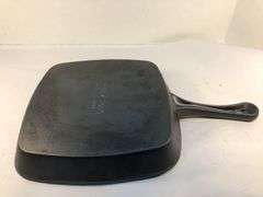 Internationals black cast iron 9” square ribbed griddle pan with pour spout. 1 1/4” D. No spin, no wobble.