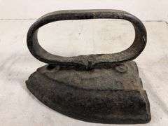 Vintage primative SAD iron/door stop. 6” L x 3.75”W x 4”H.