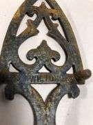 Vintage Wilton SAD iron trivet w/heart/spade design 5.5 x 2.5”