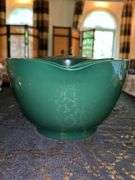 Set of (3) Williams-Sonoma melamine mixing bowls with non-skid bottoms…..2qts, 3qts and 4qts