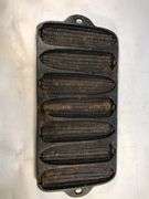 Junior Wagner Ware Sidney O #1319 (C) 6 stick cornbread muffin pan. Krusty Korn Kobb. 13 x 6”.