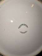 Very nice Williams-Sonoma serving bowl…..13”D x 4” tall…..no chipping