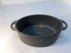 Vintage mini oval cast iron Dutch oven. 6 x 3.5” no spin, no wobble. No markings.