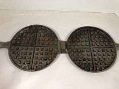 Rome Cookware waffle iron. 7” diameter.