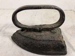 Vintage primative SAD iron/door stop. 6” L x 3.75”W x 4”H.
