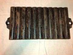 Vtg Griswold corn stick pan. Erie PA 14” x 7”.