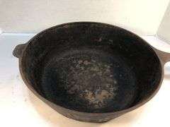 Vintage Lodge 8SK 10 1/4” diameter cast iron fryer skillet. 3 notch heat ring  3 1/8” D. No spin, no wobble.