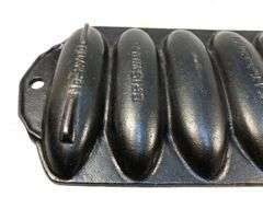Rare Griswold No. 2700 wheat/corn design cornbread stick pan. #632. Erie, PA.  USA.  13 x 6”. Valued at $475 to 600.