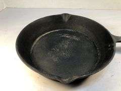 Masterclass Premium Collection 7 1/2” diameter skillet. 2 spout. No spun, no wobble.