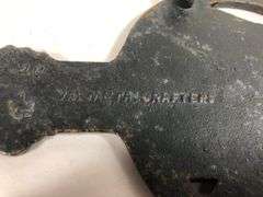 Vintage cast iron trivet featuring a steam locomotive and the text "ACL RR," which stands for the Atlantic Coast Line RR black trivet. VA Mertalcrafters #9-40   7 x 5 “
