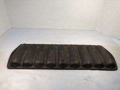 Rare Lodge 9 stick cornbread muffin pan. 2 feet. No markings. 15 3/4 x 5.75”