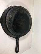 Martin Stove and Range Co. Florence Ala. #8 skillet. 2 spout. Heat ring.