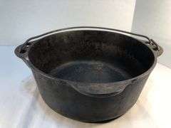 Vintage small logo Griswold #8 tite-top Dutch oven. 10” Diameter.  4” H.  No lid. #1278. O.  Erie, PA USA.