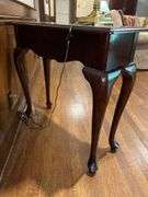 Queen Anne style cherry finish single drawer accent table…..31 x 12 x l30 tall