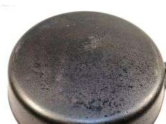 Believe Volrath #8 skillet. 10” diameter. 2 spout. No spin, no wobble.