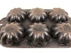 Vintage Turks Head muffin pan for 6. 9.5” x 5.5”. Seasoned.  #1 G