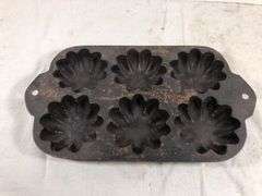 Vintage Turks Head muffin pan for 6. 9.5” x 5.5”. Seasoned.  #1 G