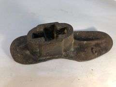 Child size cobbler’s shoe mold. 7 x 2.5 x 2”.