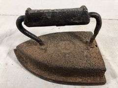 Cumberland #8 flat iron. 6.5”L x 4.25” W x 4.5” H.