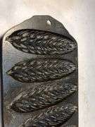 Rare Griswold No. 2700 wheat/corn design cornbread stick pan. #632. Erie, PA.  USA.  13 x 6”. Valued at $475 to 600.