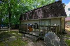 4BR/2BA Collierville home on a prime .91-acre lot