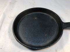 Mini 5” cast iron cookie skillet. 3.75” handle. No markings. No spin, no wobble.