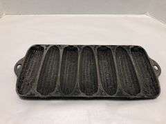 Vintage aluminum Wagner Ware Sidney Krusty Korn Kob Junior 7 stick cornbread pan. #453  13 x 6”.
