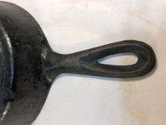 Vintage Wagner Ware #3 cast iron 6” skillet with 3 notch heat ring. 2 spouts. No spin, no wobble.  6” diameter.