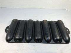 Junior Wagner Ware Sidney O #1319 (C) 6 stick cornbread muffin pan. Krusty Korn Kobb. 13 x 6”.