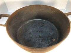 New 5.5 qt Green Pan Dutch oven pan. Pan only. No lid. 14” diameter. Includes new hand & screws for a lid. Not seasoned.