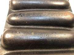Junior Wagner Ware Sidney O #1319 (C) 6 stick cornbread muffin pan. Krusty Korn Kobb. 13 x 6”.