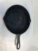 Vintage Lodge #5 2 spout skillet with 3 notch heat ring. 8” diameter. No spin, no wobble.