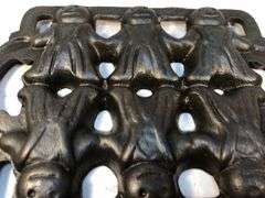 Vintage Cast Iron All American Gingerbread Man Baking Pan Mold, 6 man mold 8.5 x 6”.