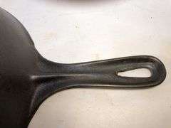 Believe Volrath #8 skillet. 10” diameter. 2 spout. No spin, no wobble.