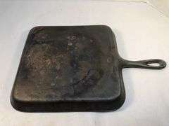 Vintage Wagner Ware Sidney -O- #8 BE made in USA  H bacon and egg square skillet. 9 x 8.5” cooking surface. 13” L. No spin, no wobble.
