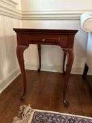 Hickory Chair Historical James River Plantation side table with pull out trays on each end…..17-3/4 x 28 x 25 tall