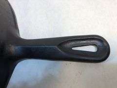 BSR #8 2 spout skillet with heat ring. No spin, no wobble. 10.5” diameter.