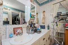 4BR/2BA Collierville home on a prime .91-acre lot