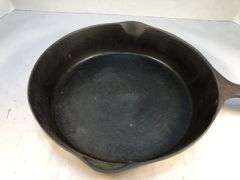 WAPAK #7  H 2 spout cast iron skillet with heat ring. #703. 9 1/2” diameter.